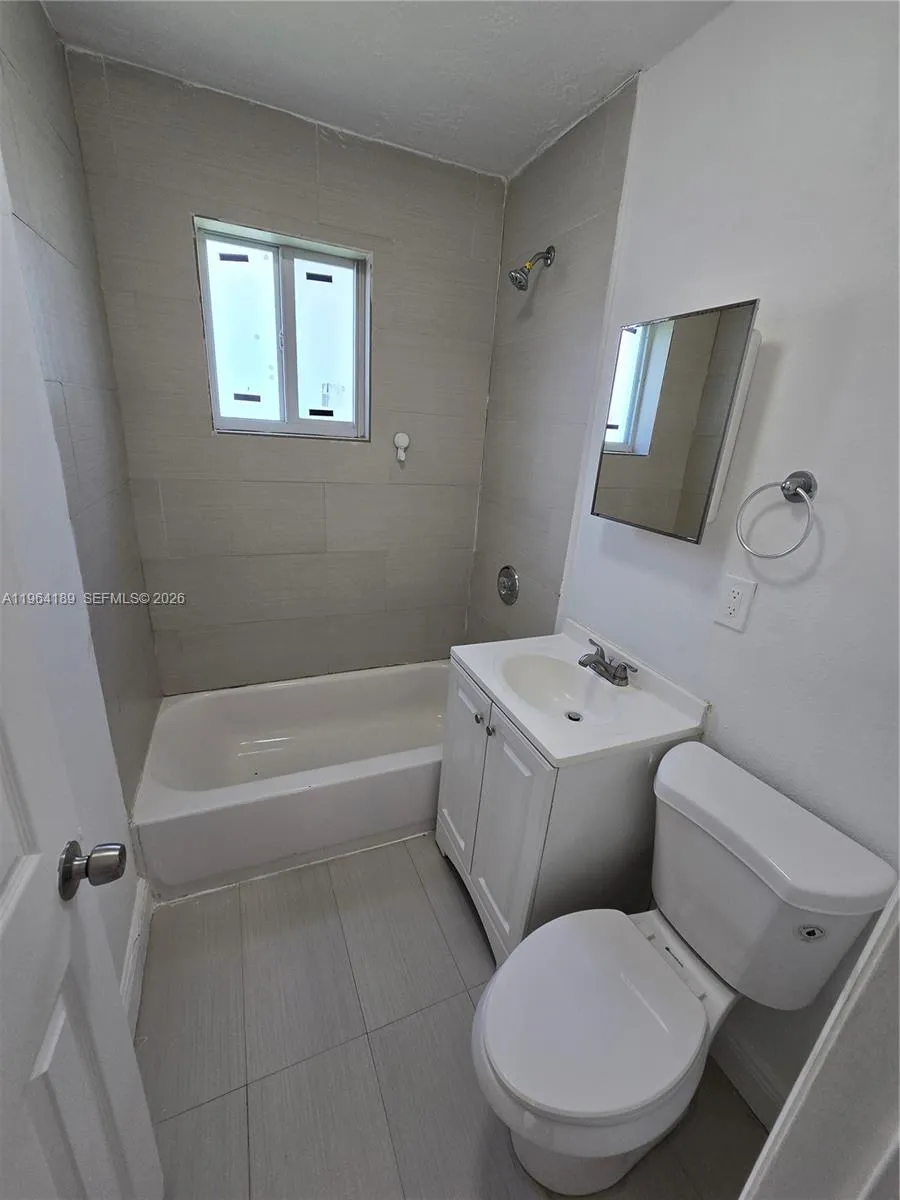 535 NW 7th St #9 Miami, FL 33136