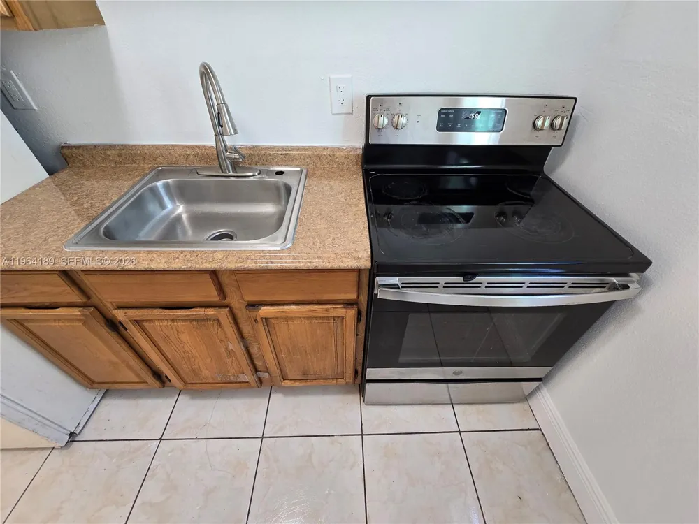 535 NW 7th St #9 Miami, FL 33136