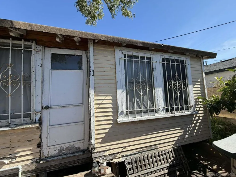 3549 42nd St San Diego, CA 92105