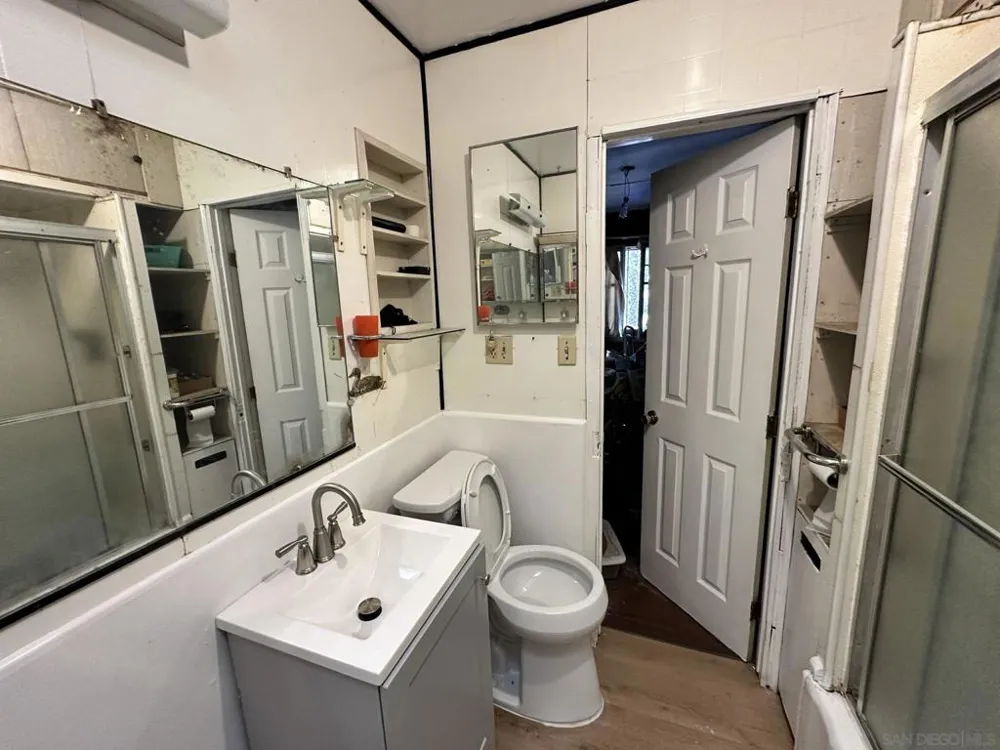 3549 42nd St San Diego, CA 92105