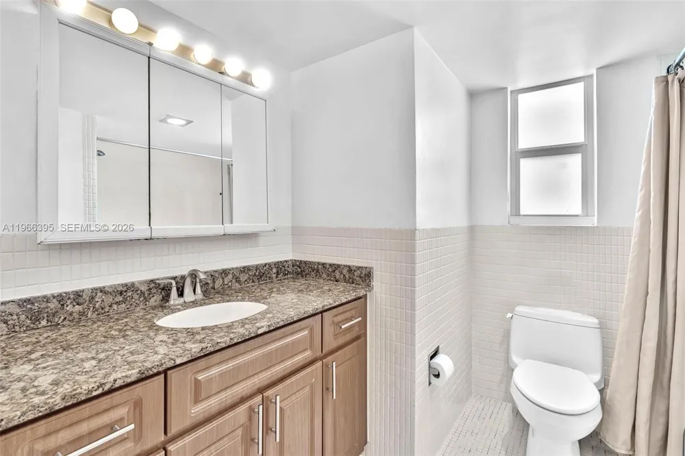 9524 Byron Ave Surfside, FL 33154