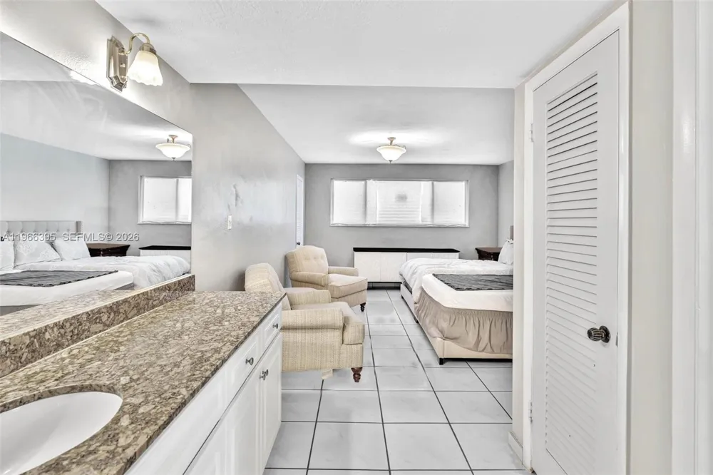 9524 Byron Ave Surfside, FL 33154