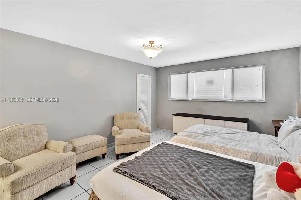9524 Byron Ave Surfside, FL 33154