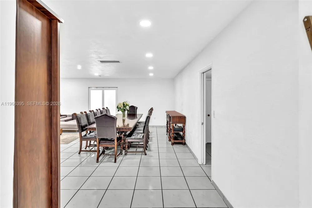 9524 Byron Ave Surfside, FL 33154