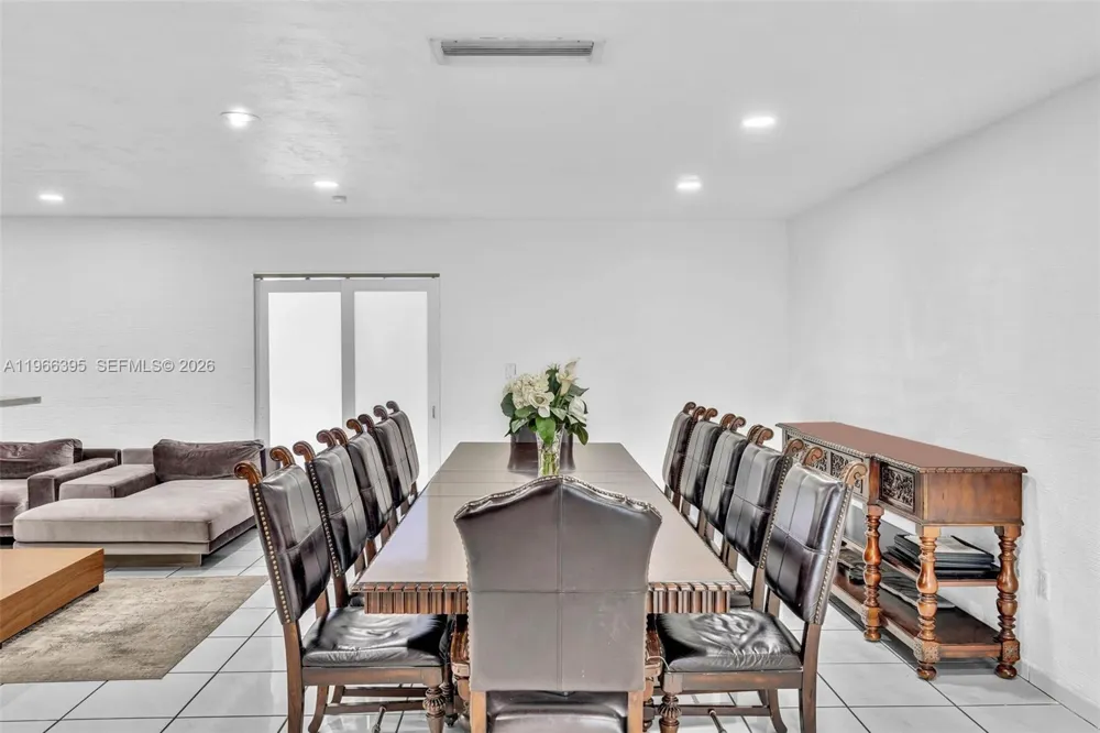 9524 Byron Ave Surfside, FL 33154