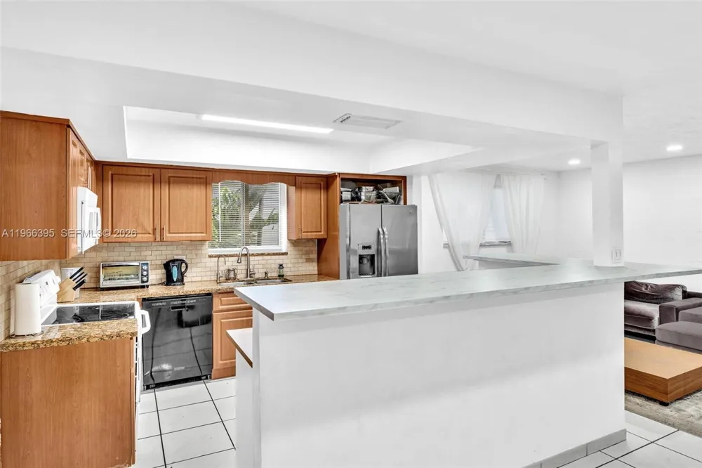 9524 Byron Ave Surfside, FL 33154