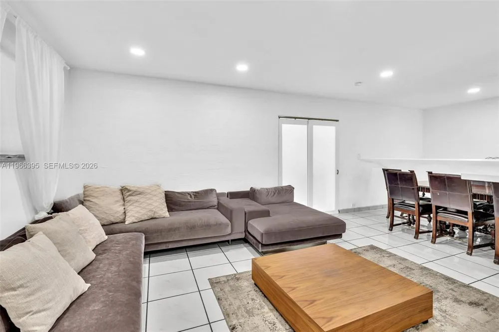 9524 Byron Ave Surfside, FL 33154