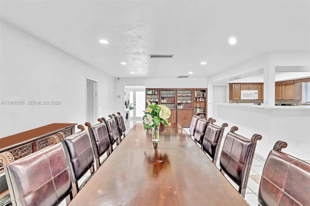 9524 Byron Ave Surfside, FL 33154