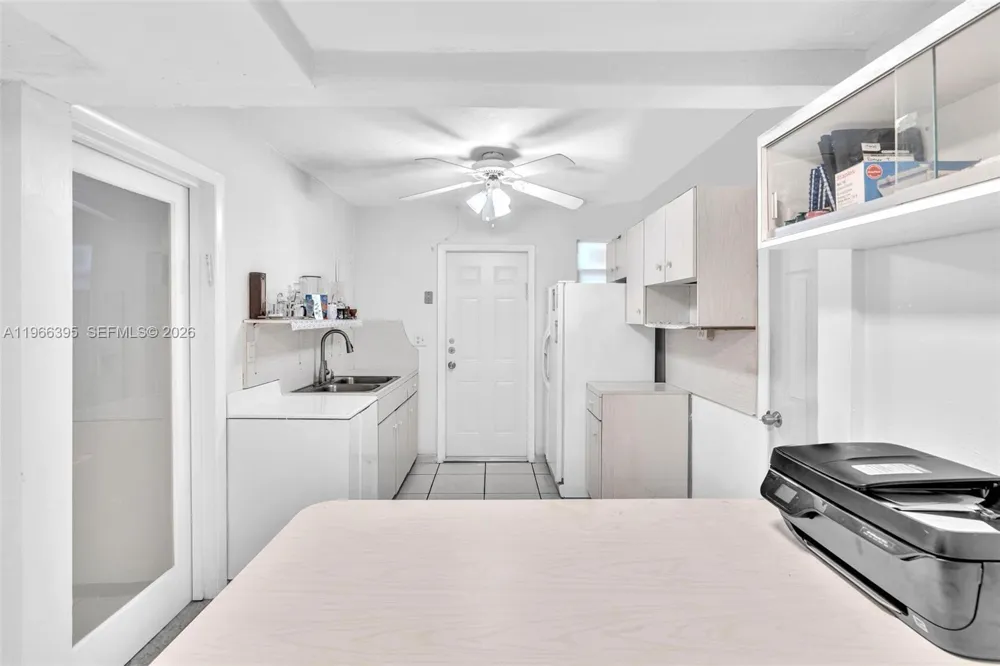 9524 Byron Ave Surfside, FL 33154