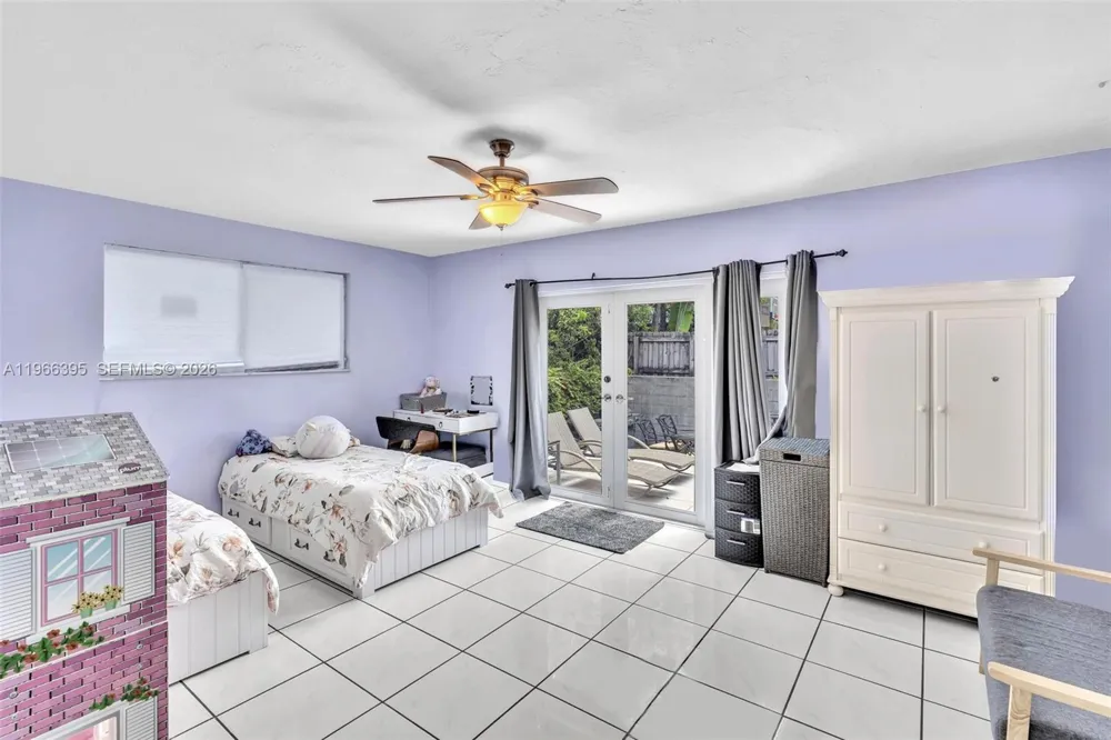 9524 Byron Ave Surfside, FL 33154