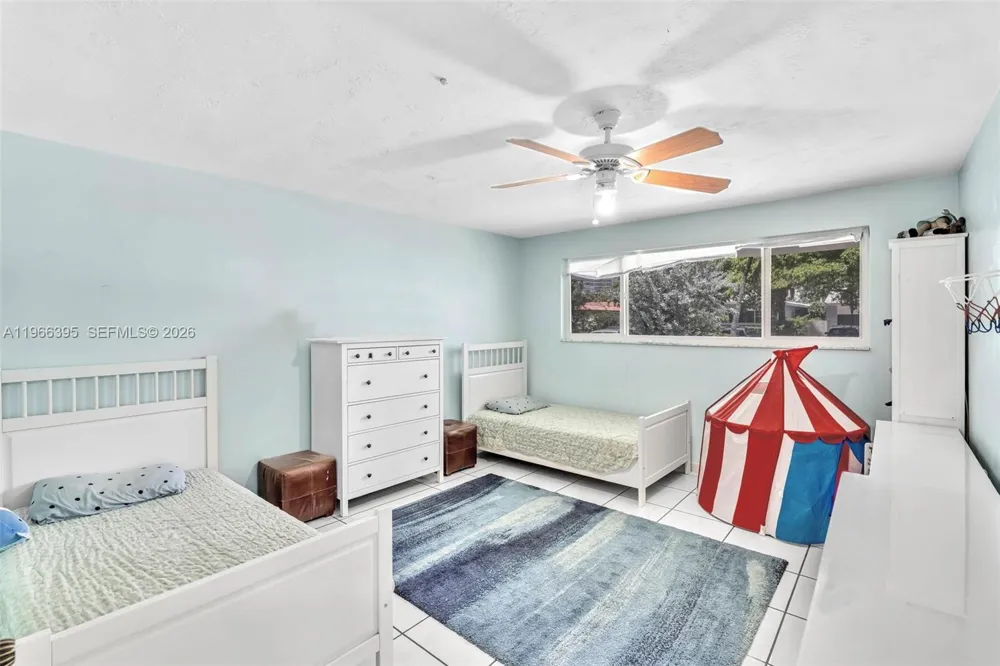 9524 Byron Ave Surfside, FL 33154