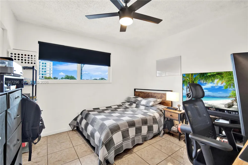 10881 SW 6th St #7 Sweetwater, FL 33174