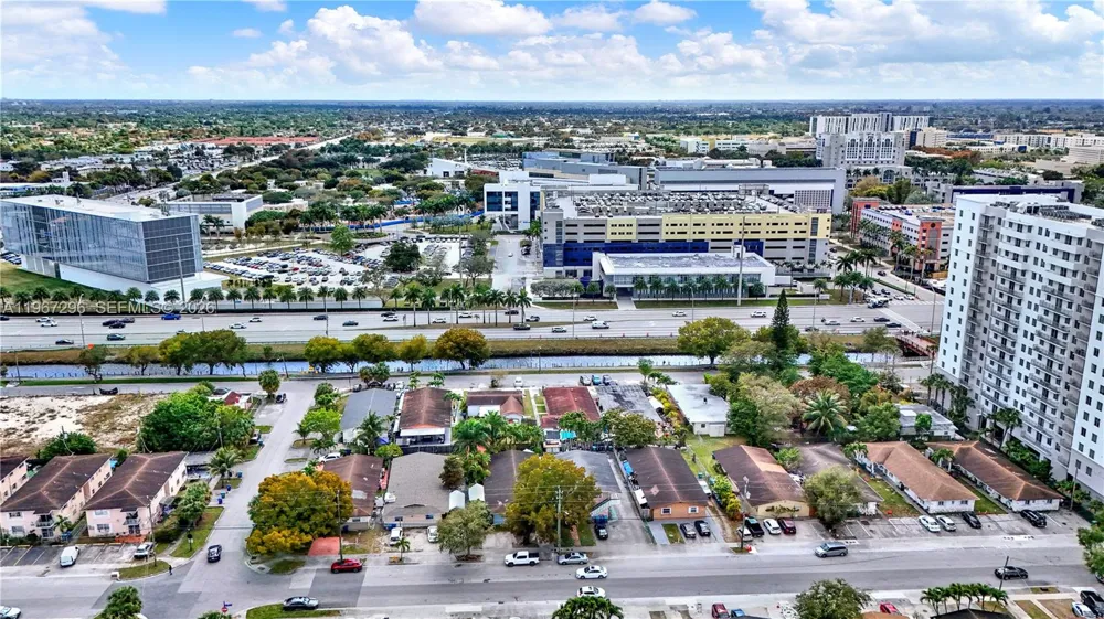10881 SW 6th St #7 Sweetwater, FL 33174