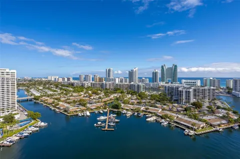 300 Three Islands Blvd #PH3A