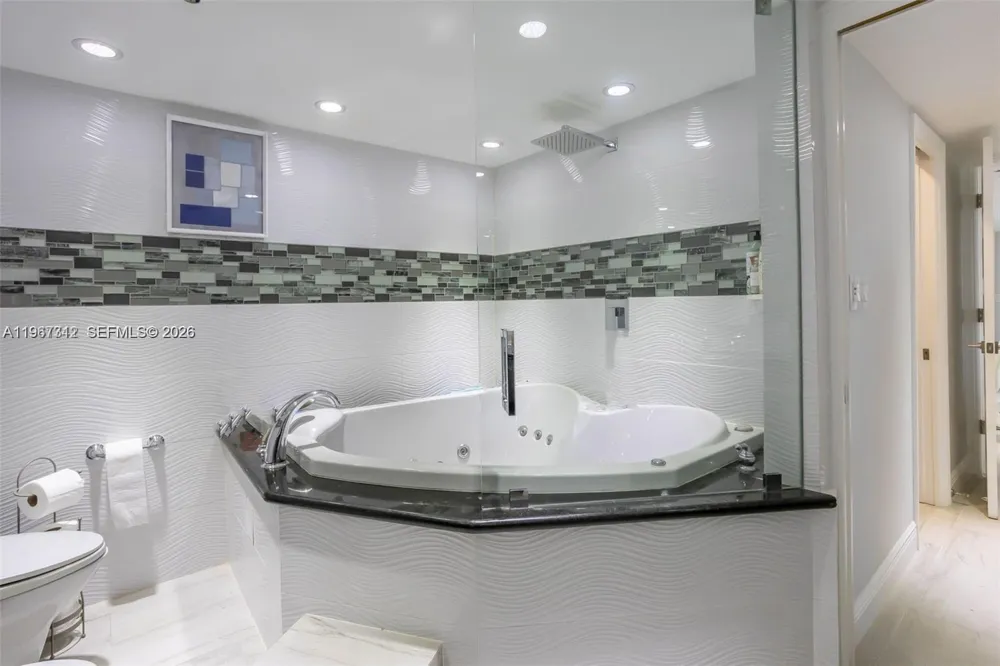 300 Three Islands Blvd #PH3A Hallandale Beach, FL 33009
