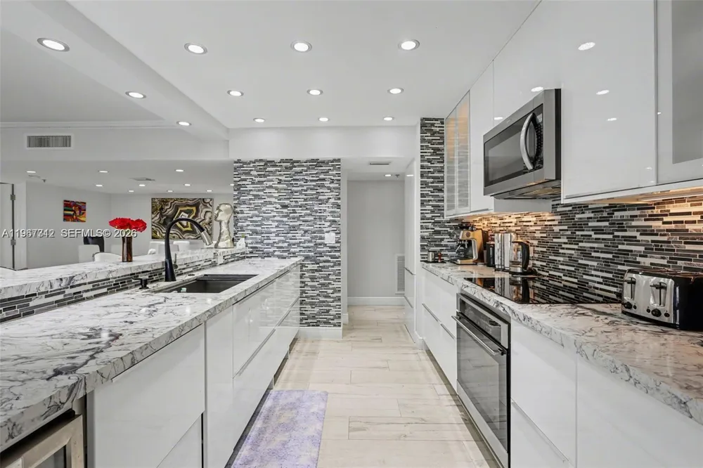 300 Three Islands Blvd #PH3A Hallandale Beach, FL 33009