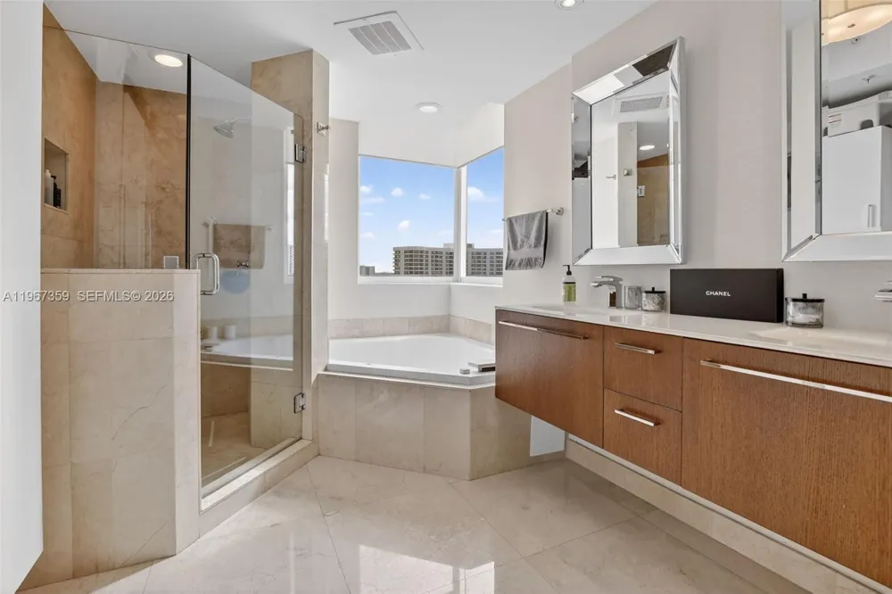 19400 Turnberry Way #1012 Aventura, FL 33180