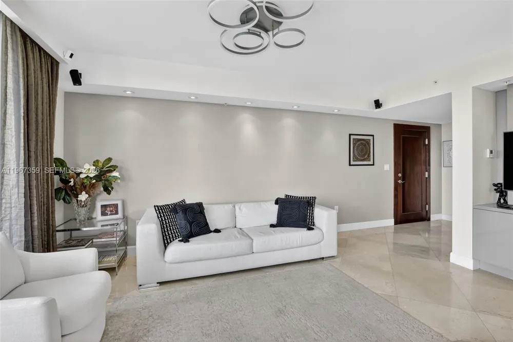 19400 Turnberry Way #1012 Aventura, FL 33180