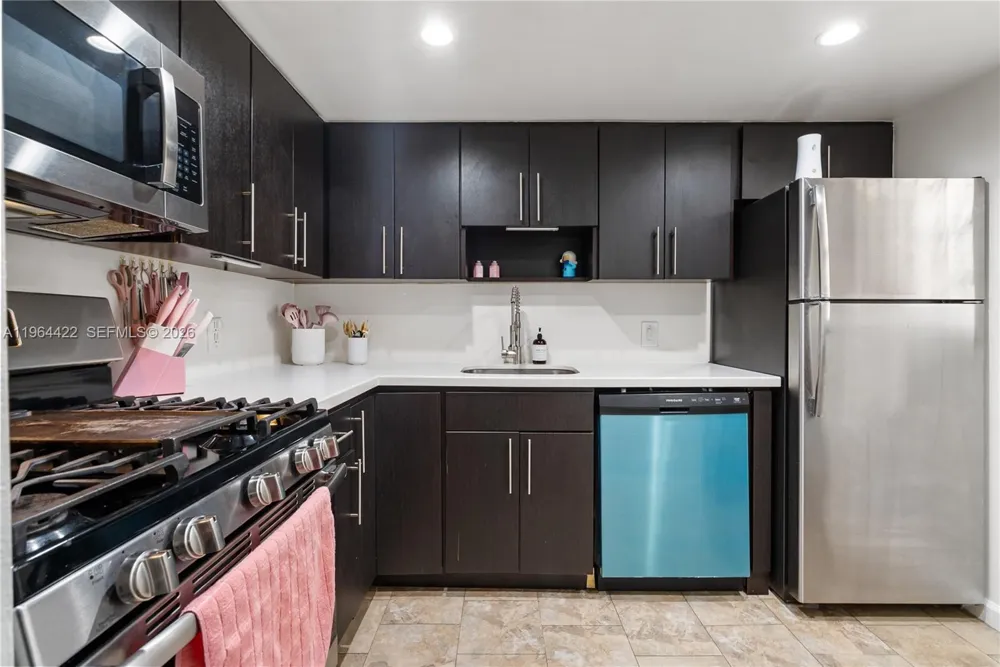 1615 Meridian Ave #202 Miami Beach, FL 33139