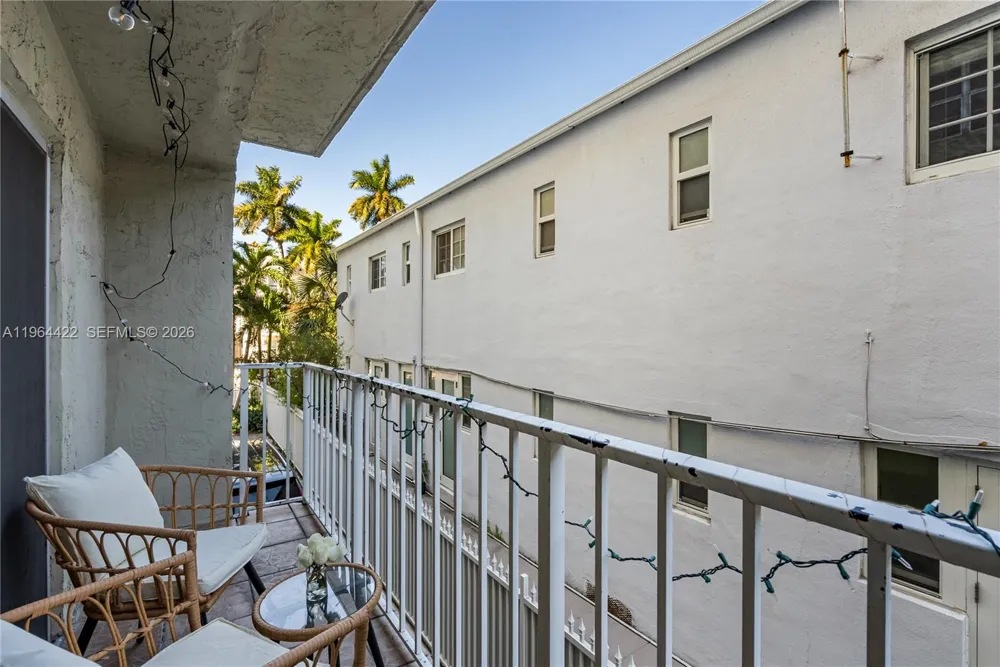 1615 Meridian Ave #202 Miami Beach, FL 33139