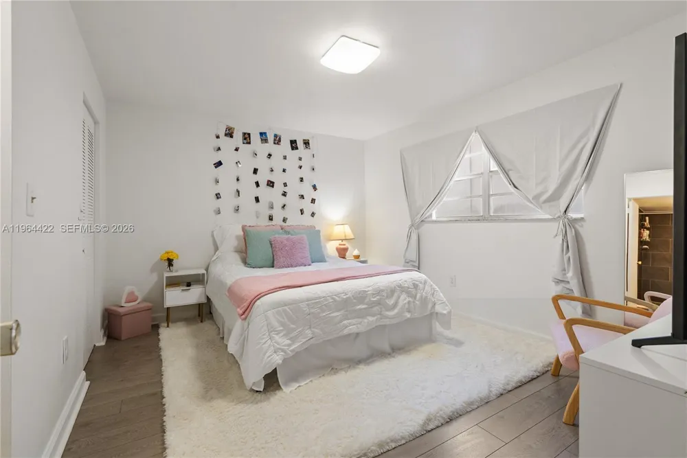 1615 Meridian Ave #202 Miami Beach, FL 33139