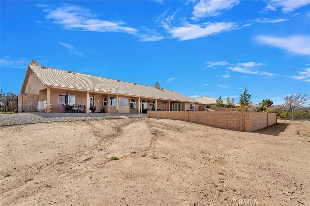 12290 Larch Road Oak Hills, CA 92344