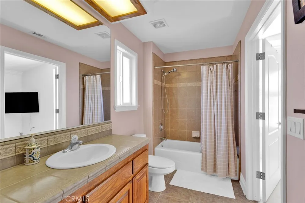 12290 Larch Road Oak Hills, CA 92344