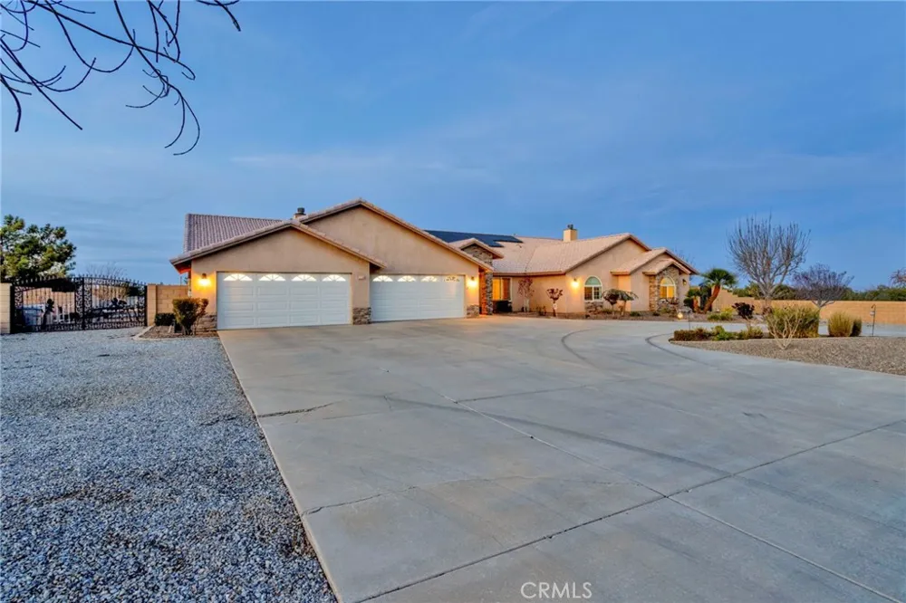 12290 Larch Road Oak Hills, CA 92344