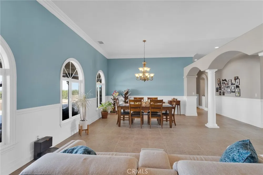 12290 Larch Road Oak Hills, CA 92344