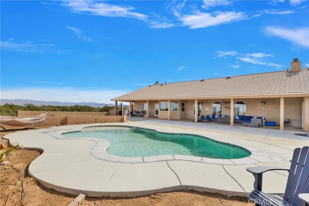 12290 Larch Road Oak Hills, CA 92344
