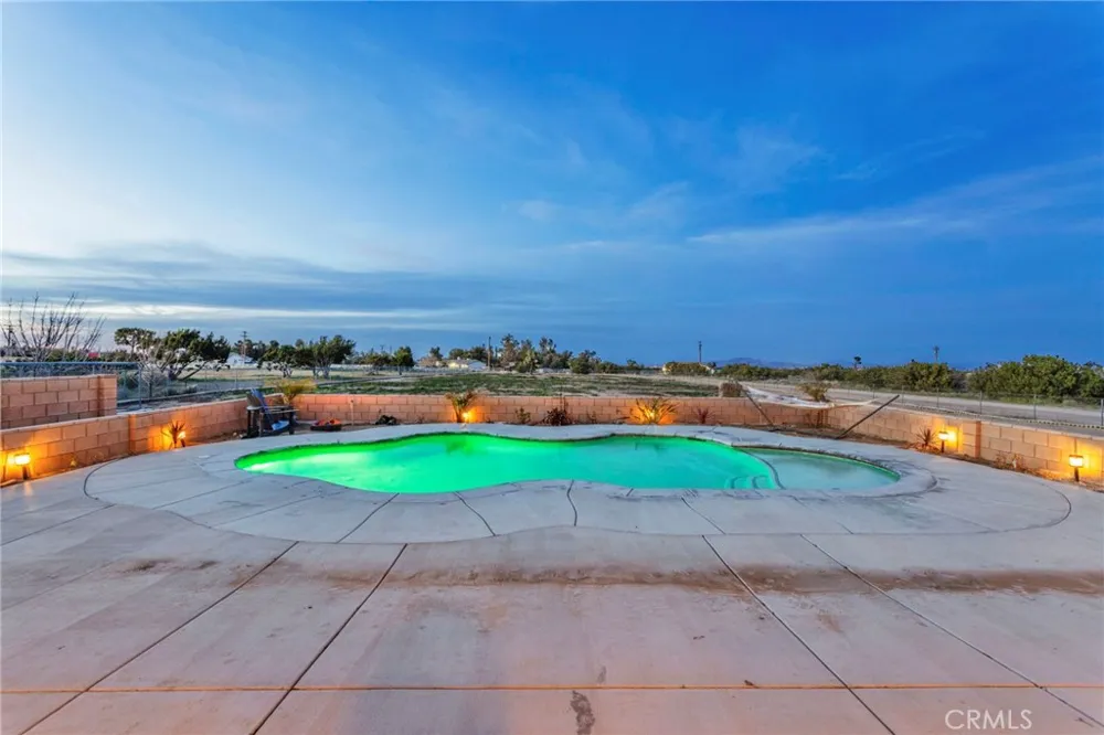 12290 Larch Road Oak Hills, CA 92344