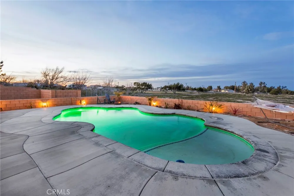 12290 Larch Road Oak Hills, CA 92344