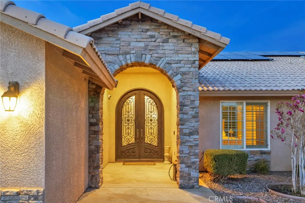 12290 Larch Road Oak Hills, CA 92344