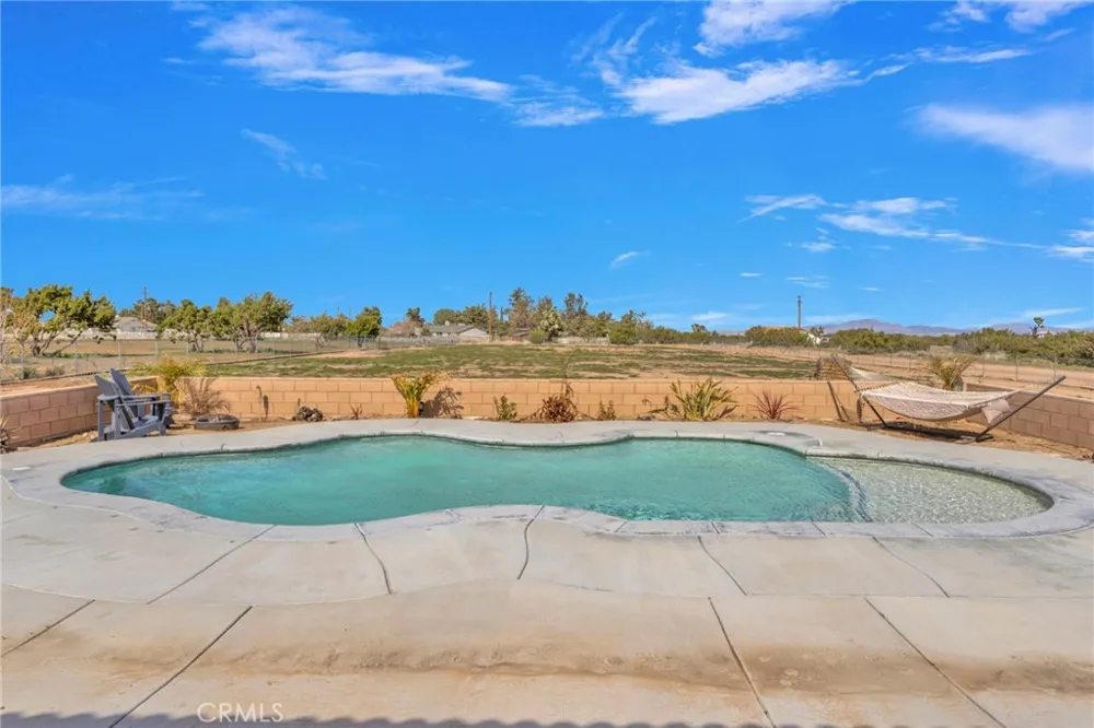12290 Larch Road Oak Hills, CA 92344