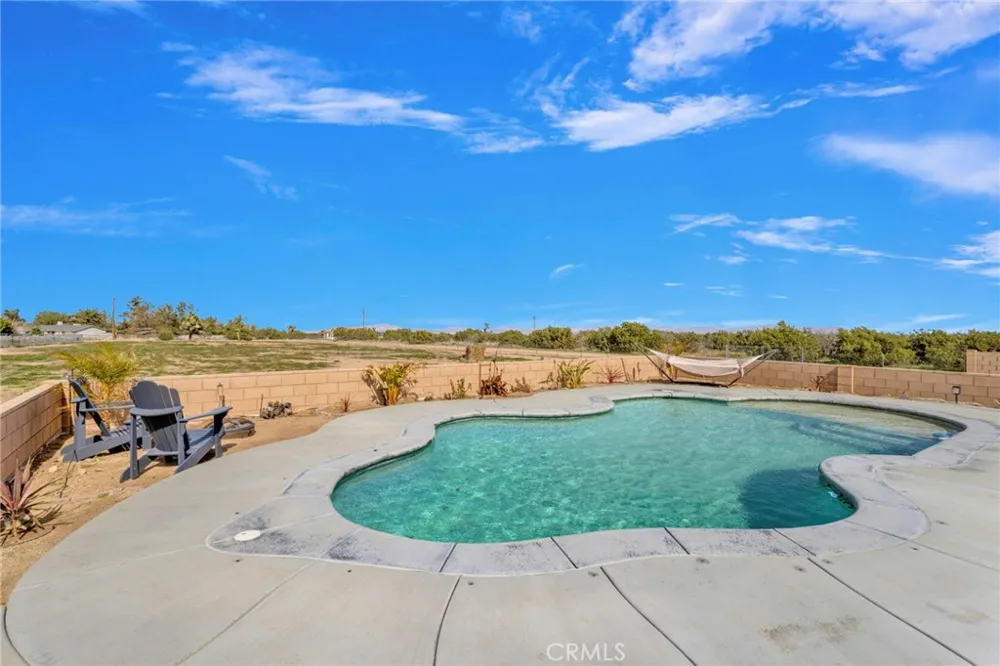 12290 Larch Road Oak Hills, CA 92344