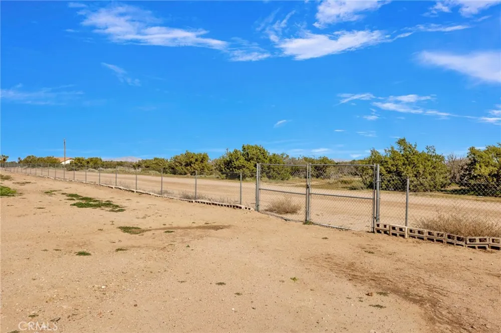 12290 Larch Road Oak Hills, CA 92344