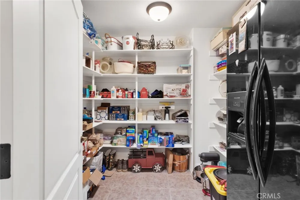 12290 Larch Road Oak Hills, CA 92344