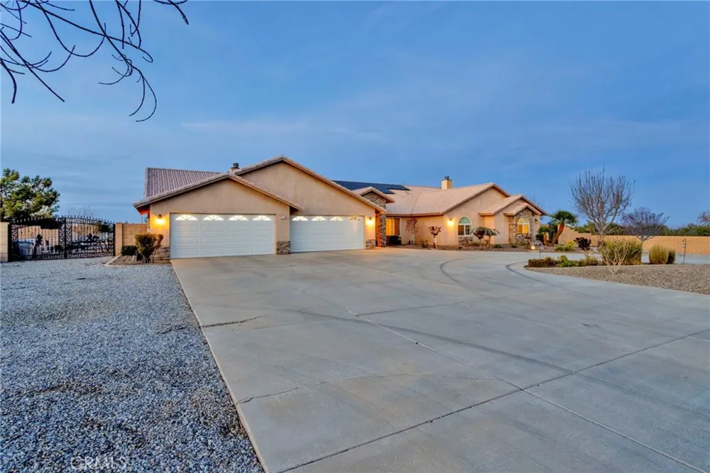 12290 Larch Road Oak Hills, CA 92344