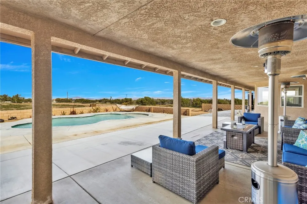 12290 Larch Road Oak Hills, CA 92344