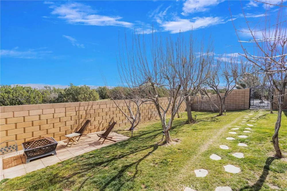 12290 Larch Road Oak Hills, CA 92344