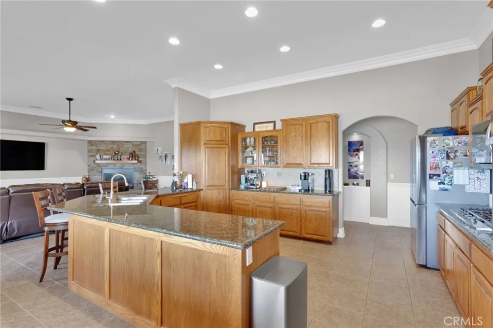 12290 Larch Road Oak Hills, CA 92344