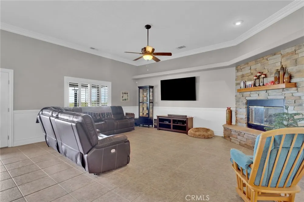 12290 Larch Road Oak Hills, CA 92344