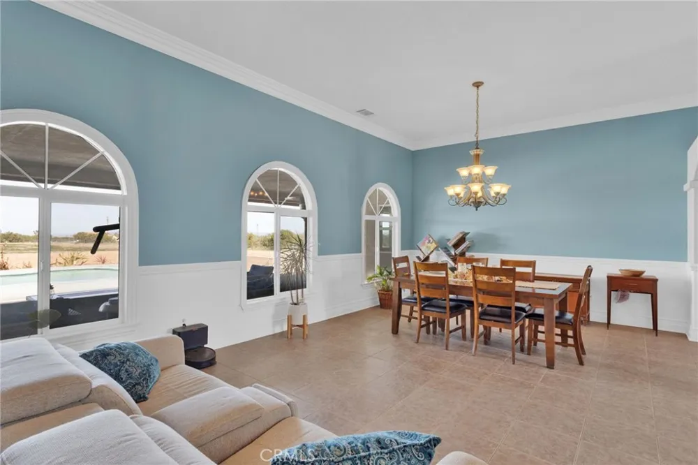 12290 Larch Road Oak Hills, CA 92344