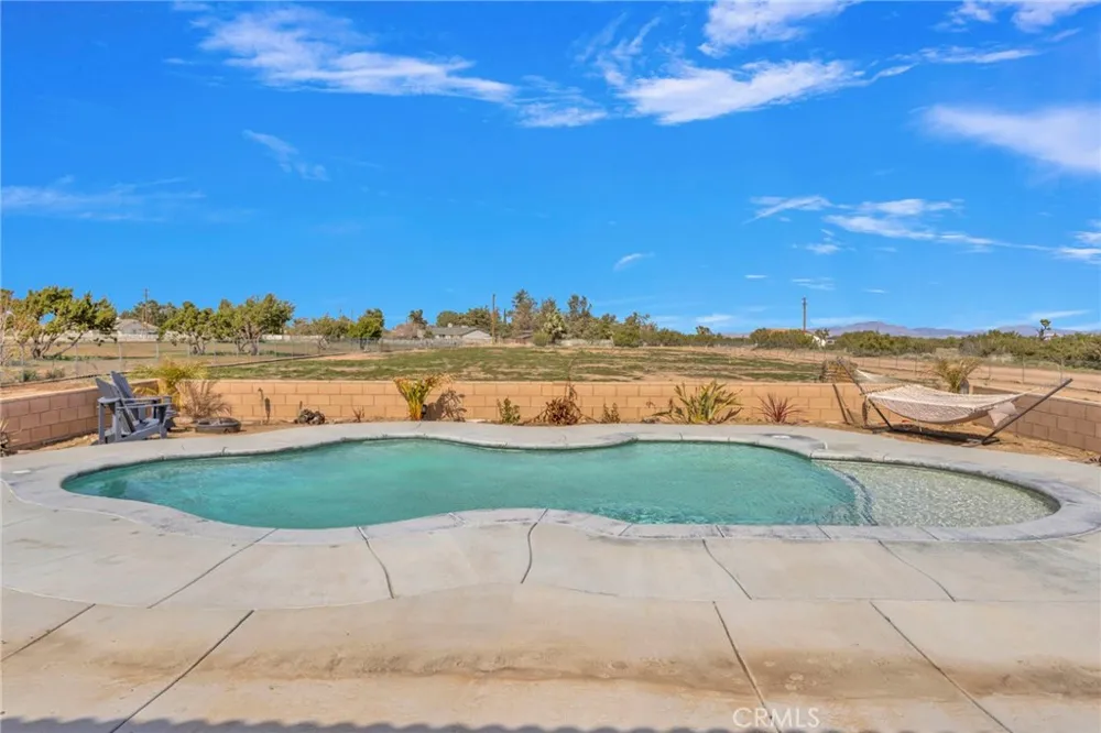 12290 Larch Road Oak Hills, CA 92344