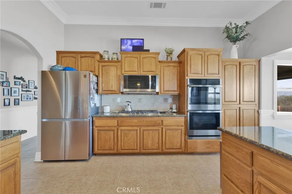 12290 Larch Road Oak Hills, CA 92344