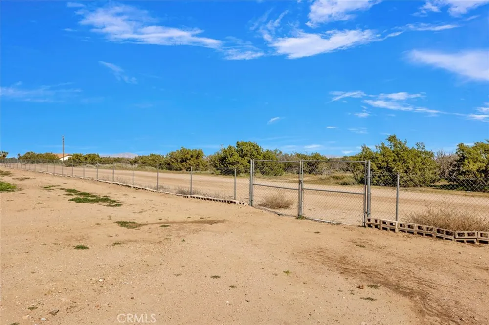 12290 Larch Road Oak Hills, CA 92344