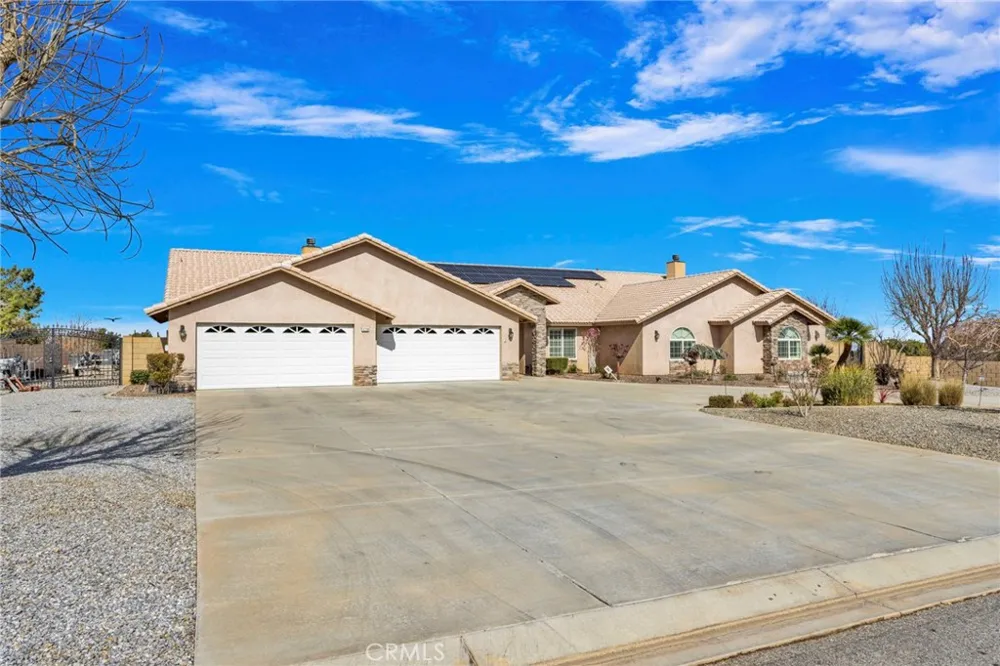 12290 Larch Road Oak Hills, CA 92344