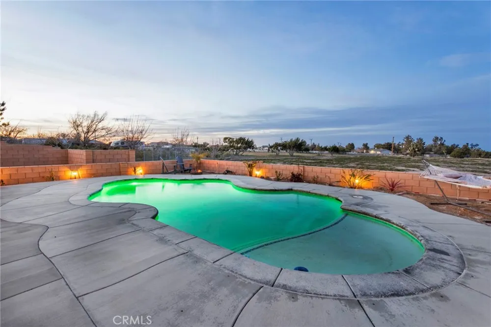12290 Larch Road Oak Hills, CA 92344