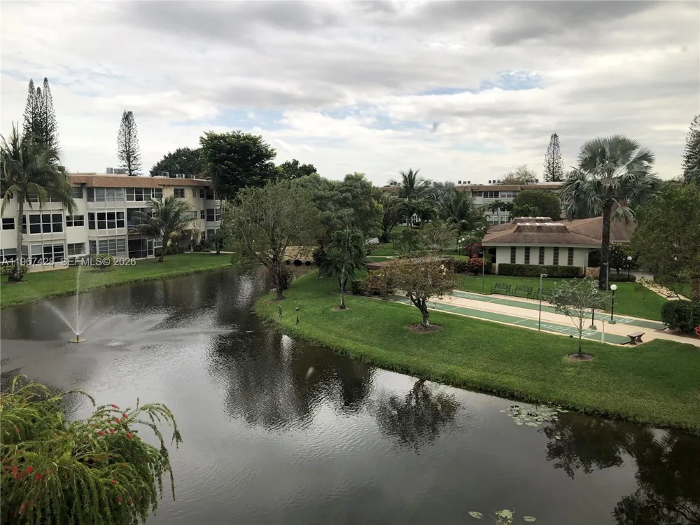 4806 NW 36th St #607 Lauderdale Lakes, FL 33319