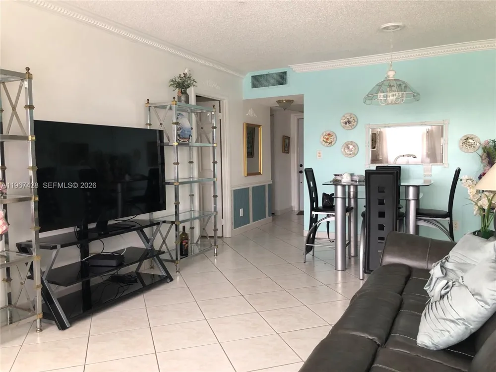 4806 NW 36th St #607 Lauderdale Lakes, FL 33319